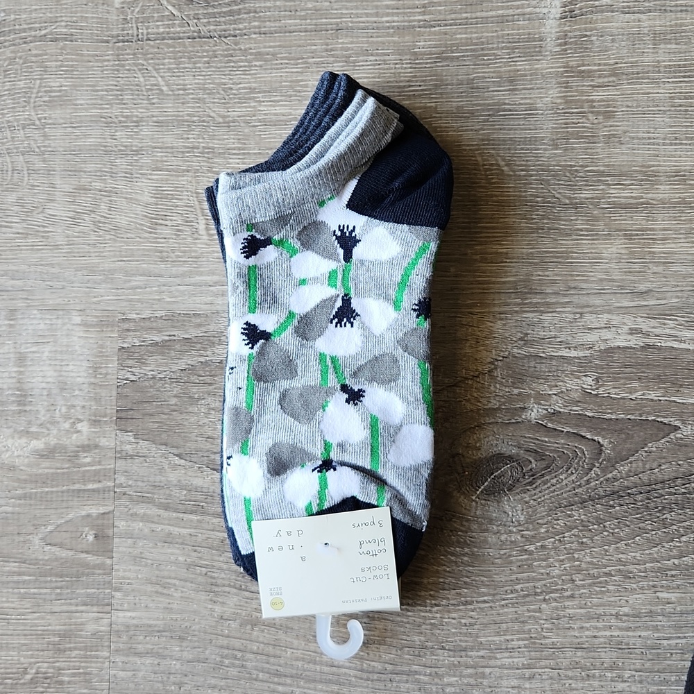 A New Day Low Cut Socks 3 Pairs Shoe Size 4-10 NWT